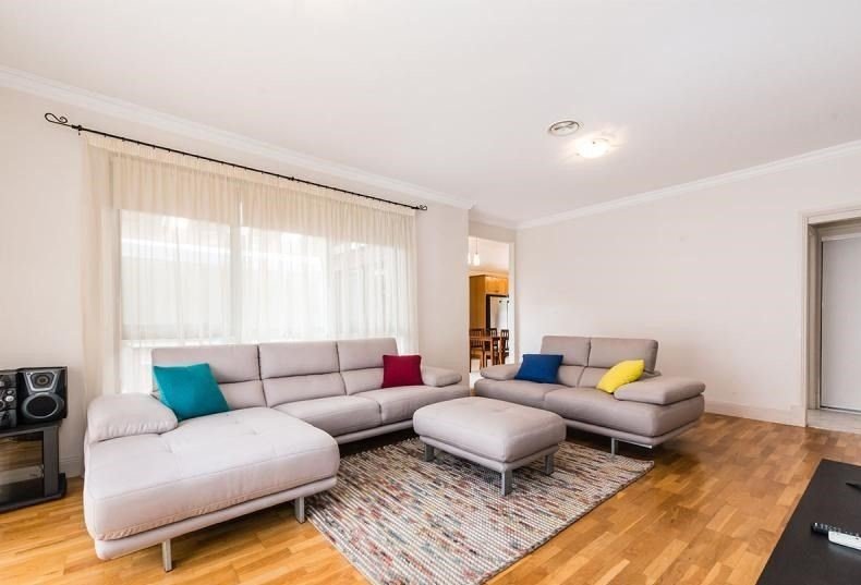 2/108 Brewer Road, Bentleigh image 2