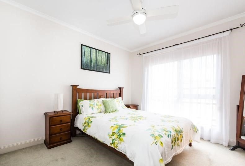 2/108 Brewer Road, Bentleigh image 4