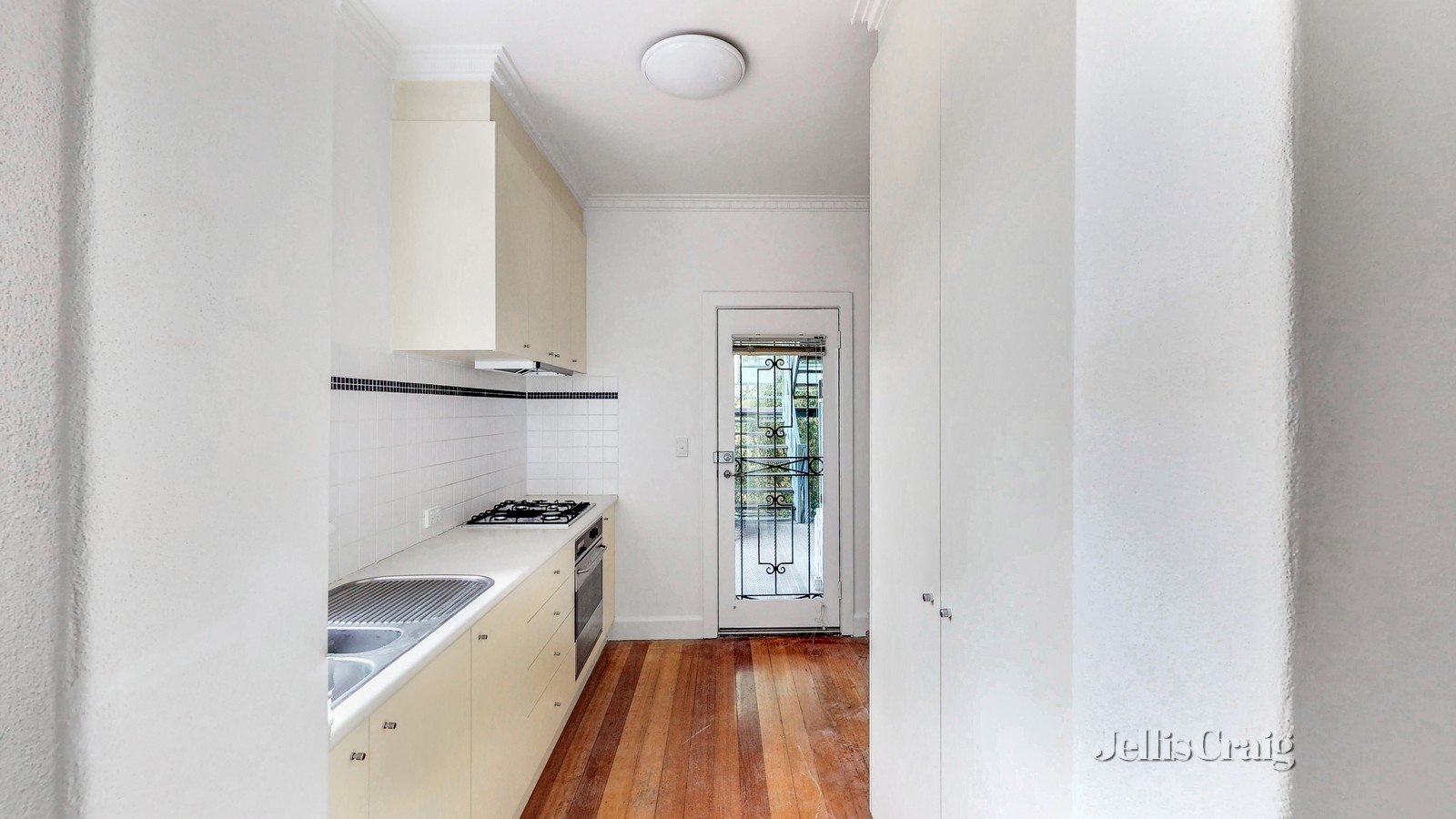 2/108 Millswyn Street, South Yarra image 4