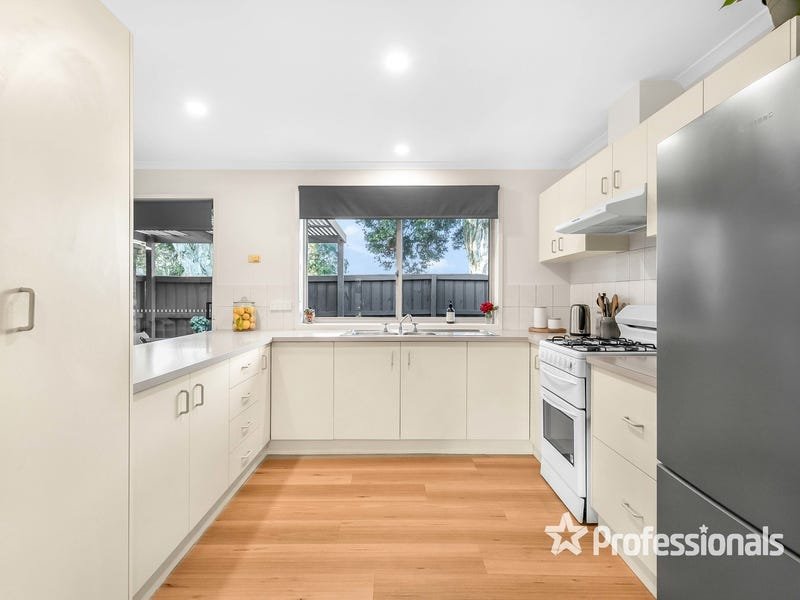 2/109 Colchester Road, Kilsyth image 5