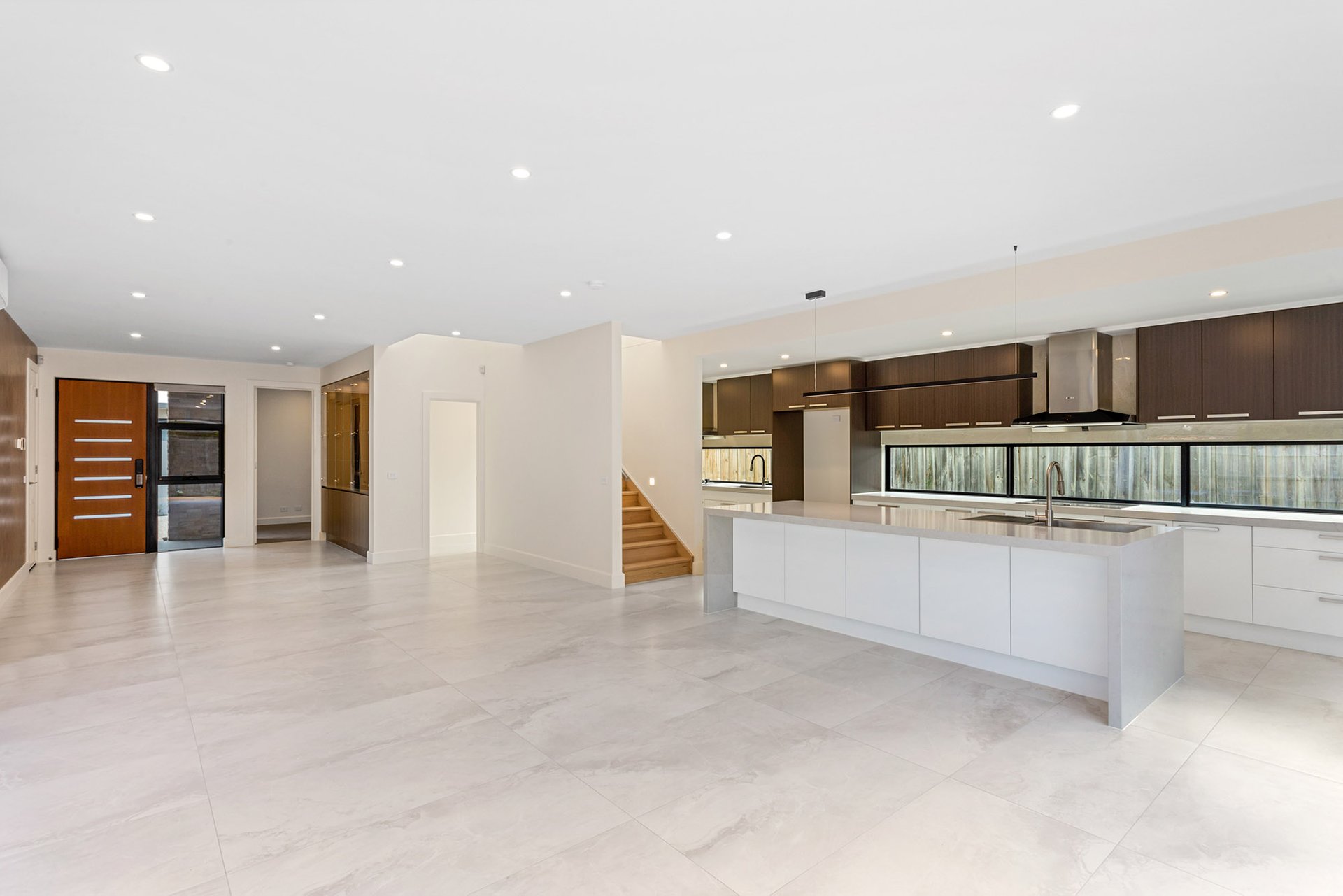 2/109 Collins Street, Mentone image 2