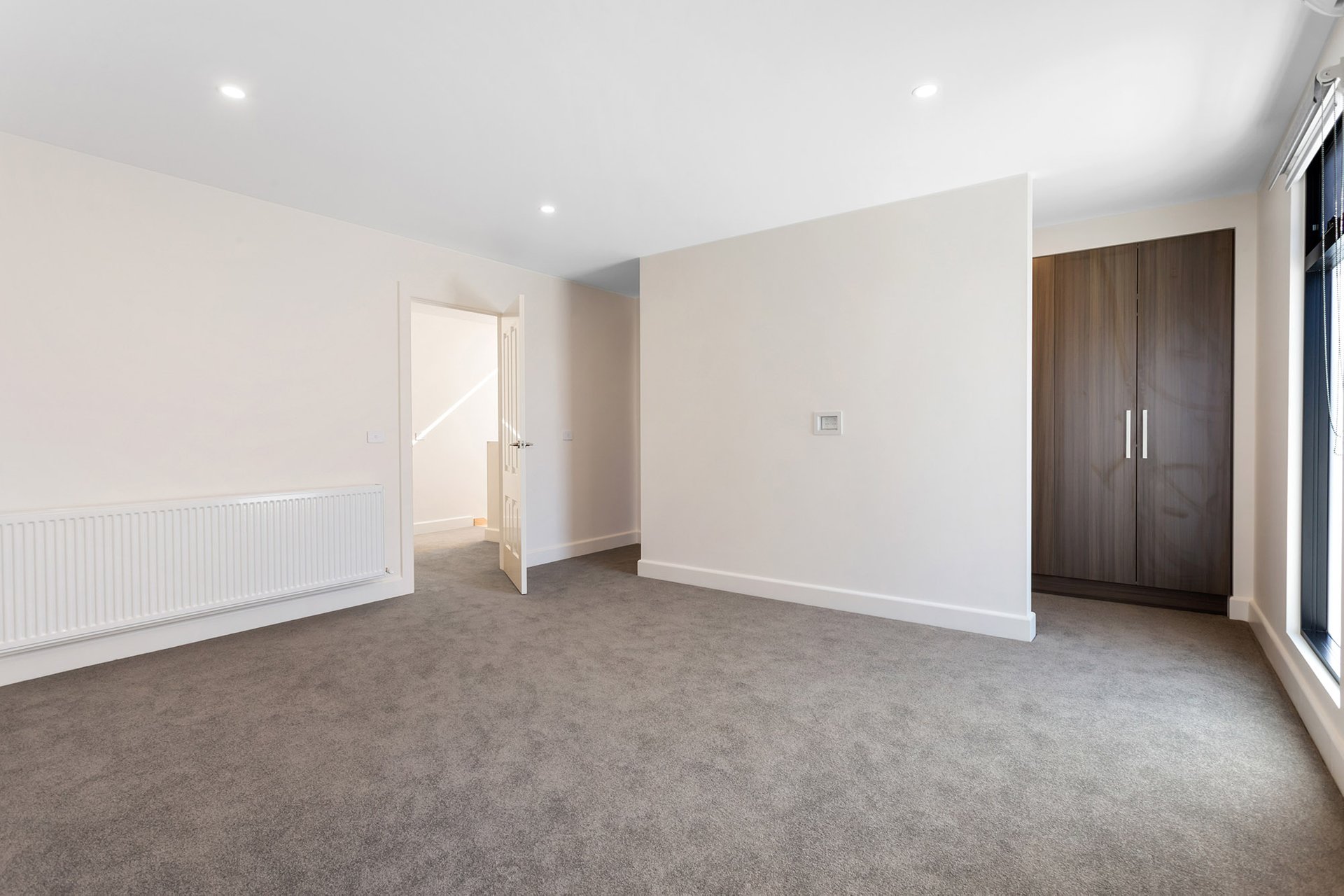 2/109 Collins Street, Mentone image 4