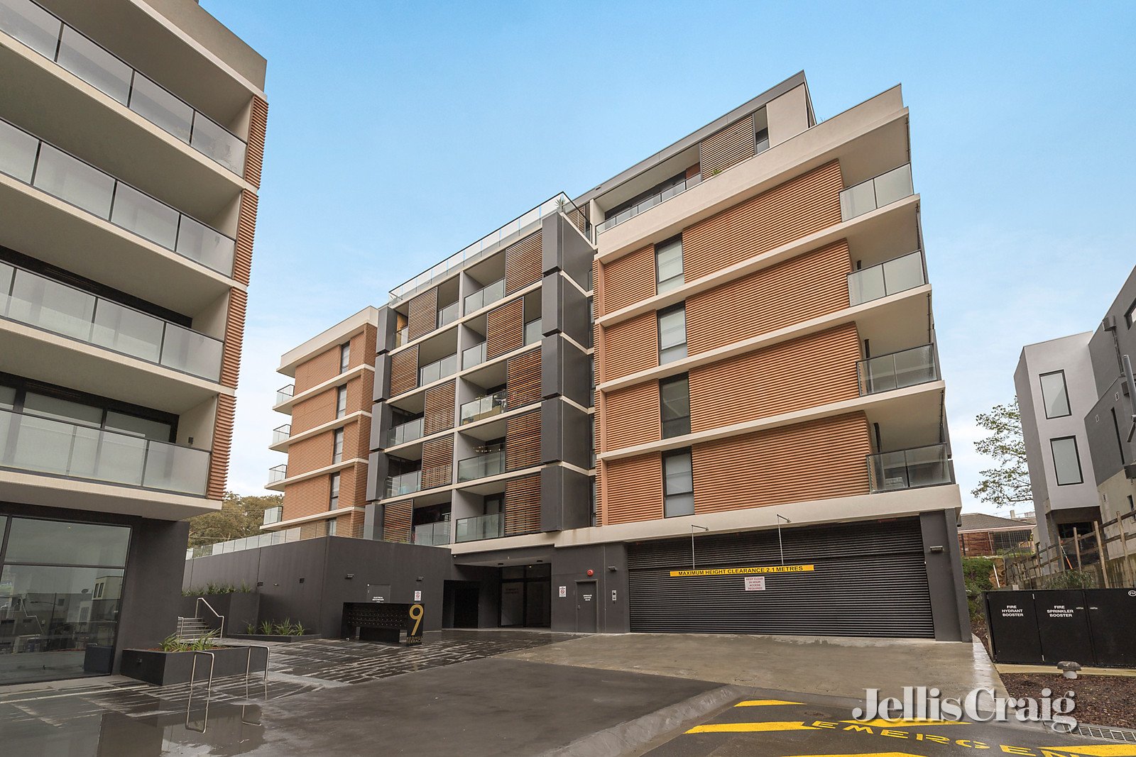 210/9 Red Hill Terrace, Doncaster East image 5