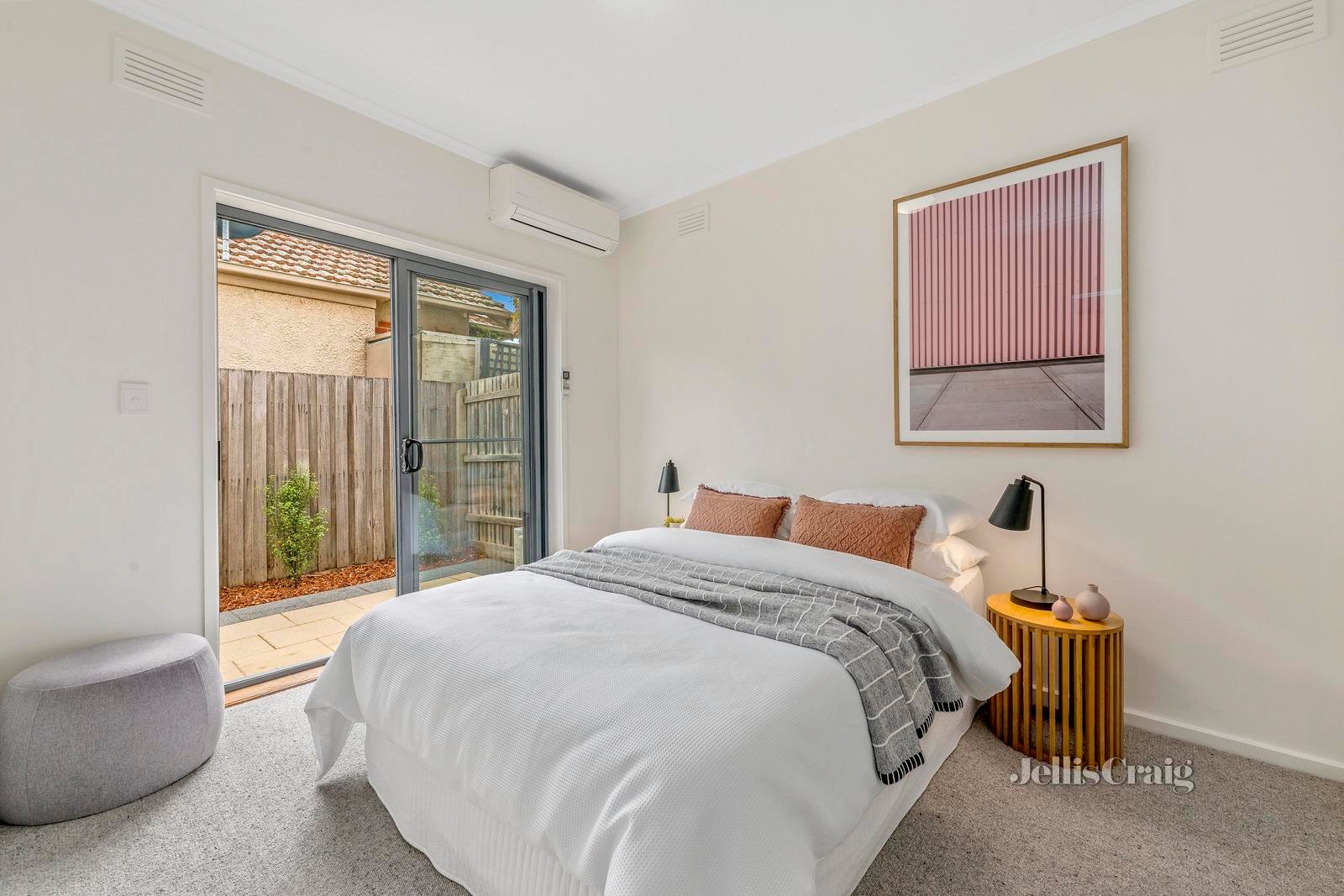 2/10A Eddys Grove, Bentleigh image 7