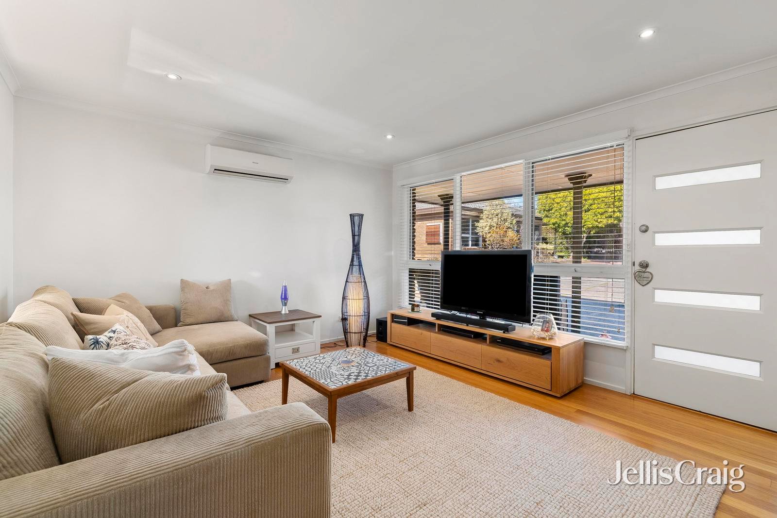 2/11-13 Bayview Road, Mornington image 2
