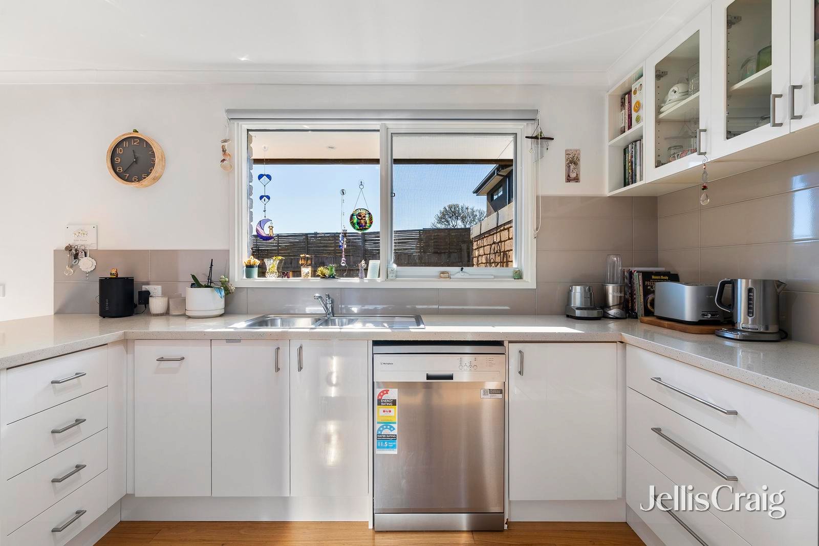 2/11-13 Bayview Road, Mornington image 4
