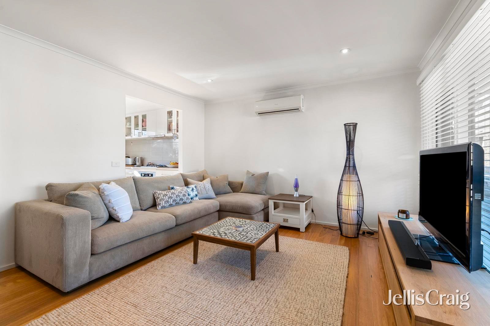 2/11-13 Bayview Road, Mornington image 6