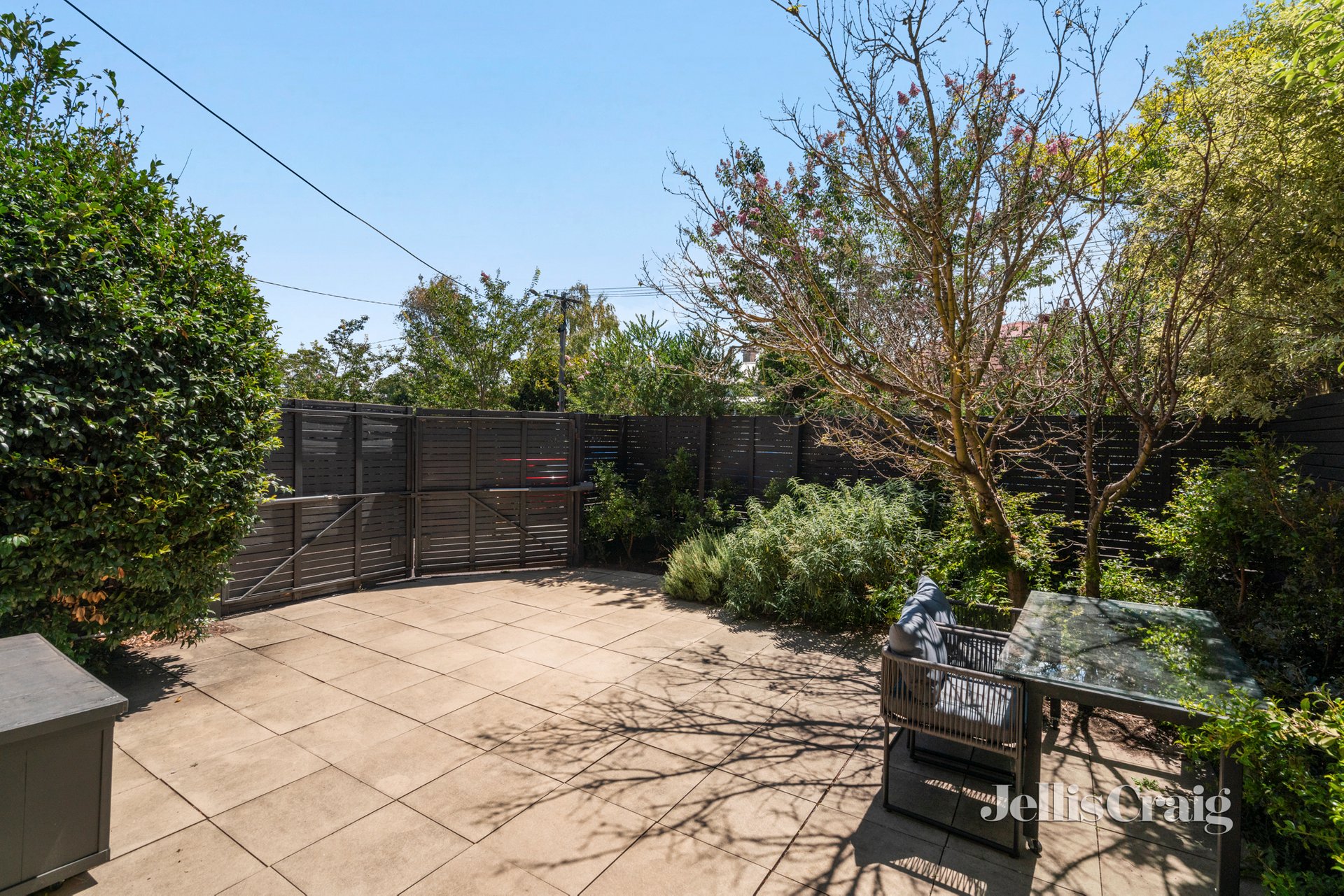 2/11-13 Llaneast St, Armadale image 2