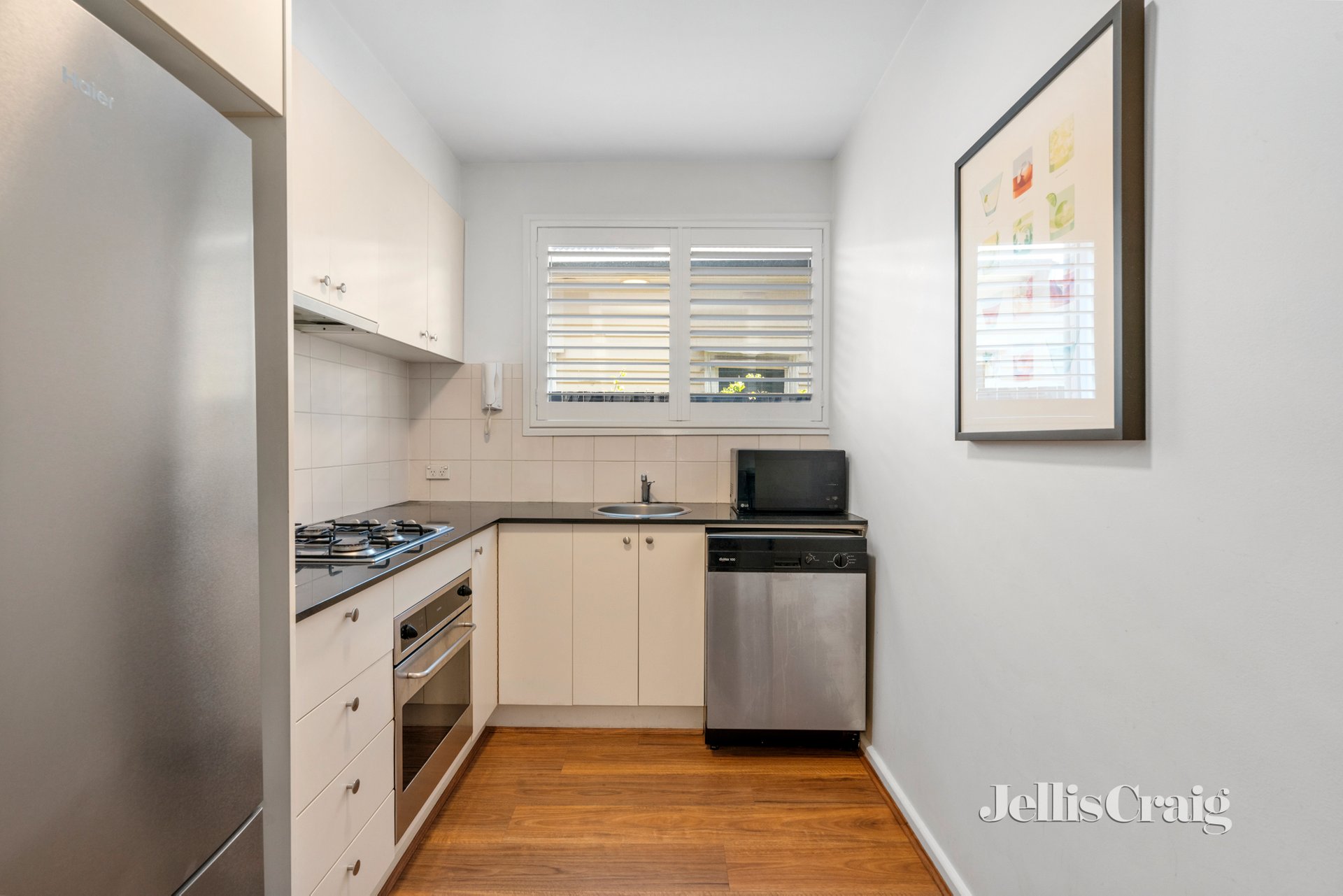 2/11-13 Llaneast St, Armadale image 3