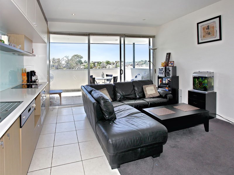 21/1-3 Carre Street, Elsternwick image 3