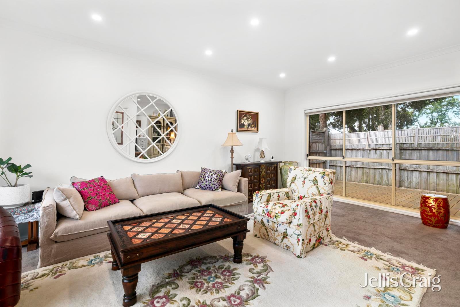 2/11 Arthurson Street, Mount&nbsp;Waverley image 2