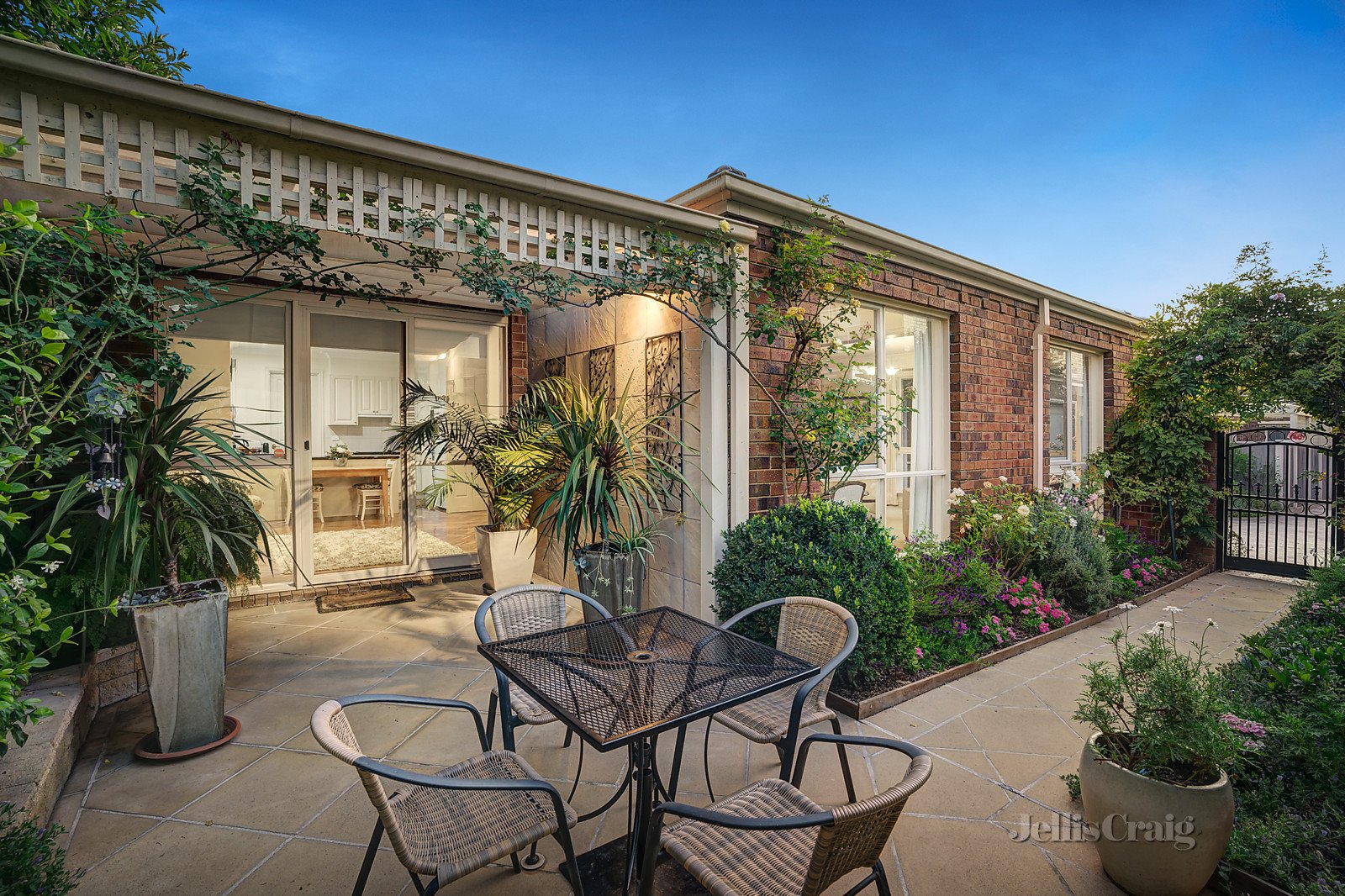 2/11 Corhampton Road, Balwyn North image 10