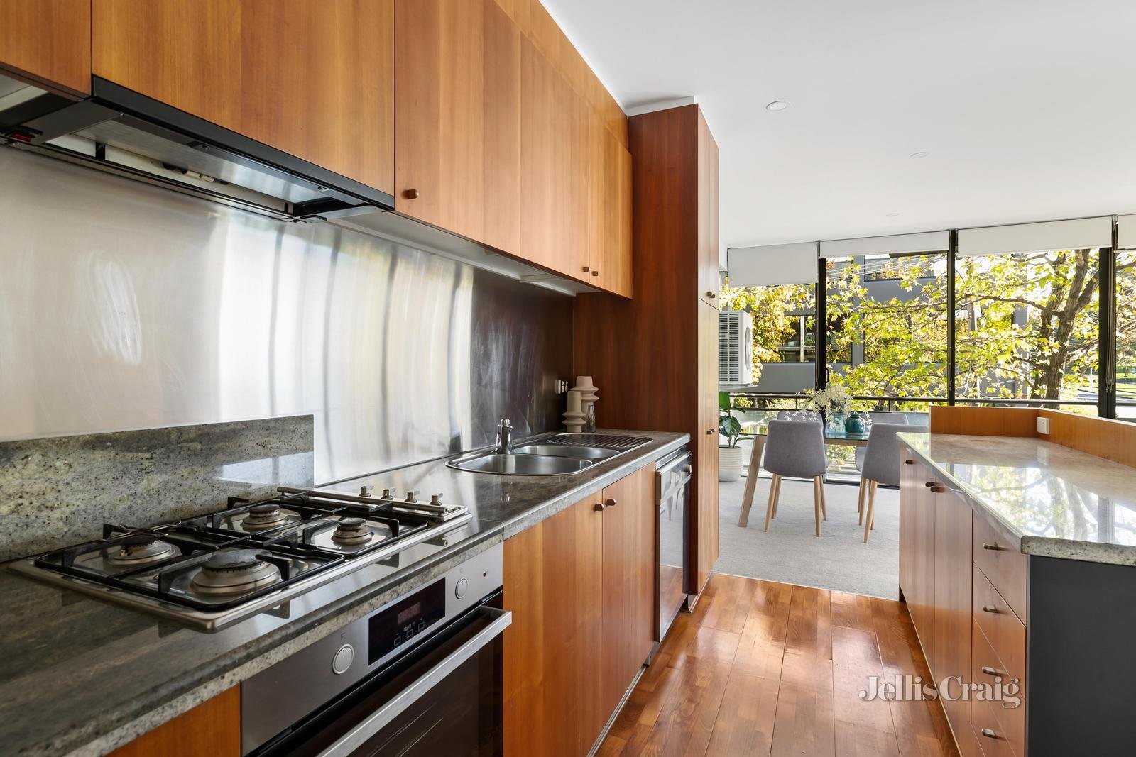 21/1 Domville Avenue, Hawthorn image 3