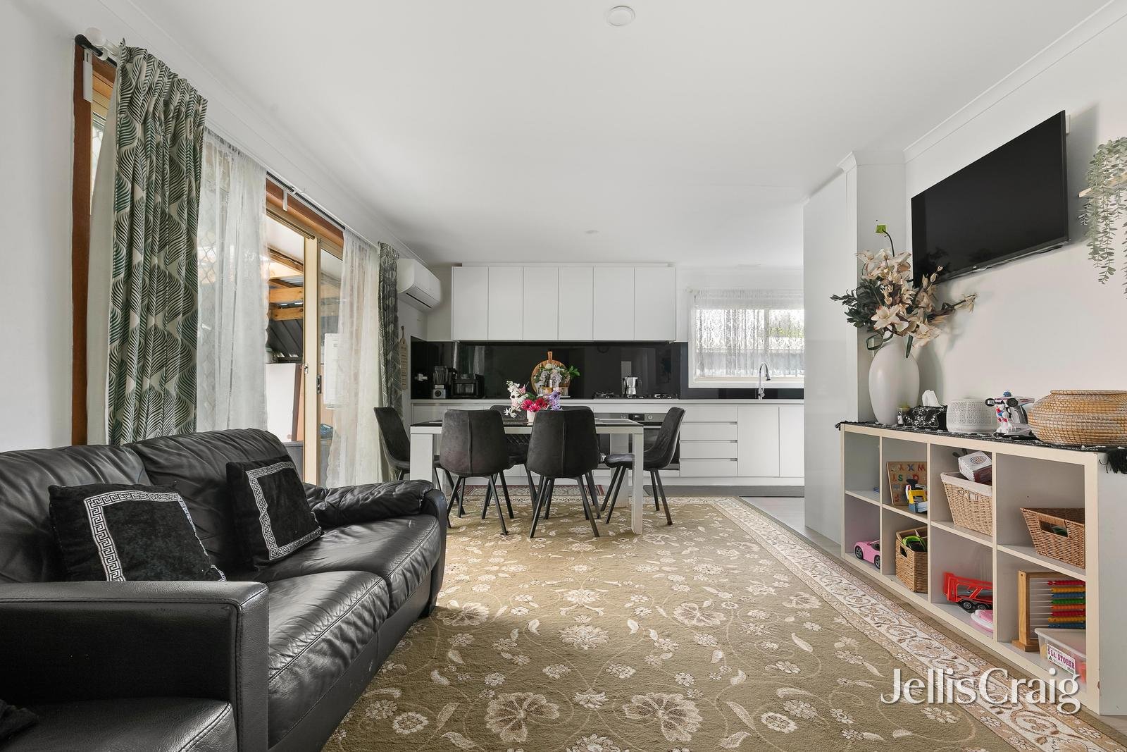 2/11 Elgata Close, Meadow&nbsp;Heights image 3