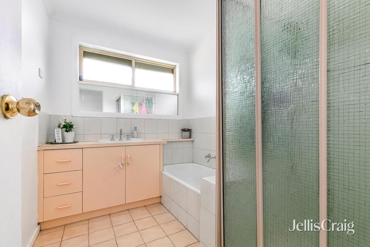 2/11 Elgata Close, Meadow&nbsp;Heights image 6