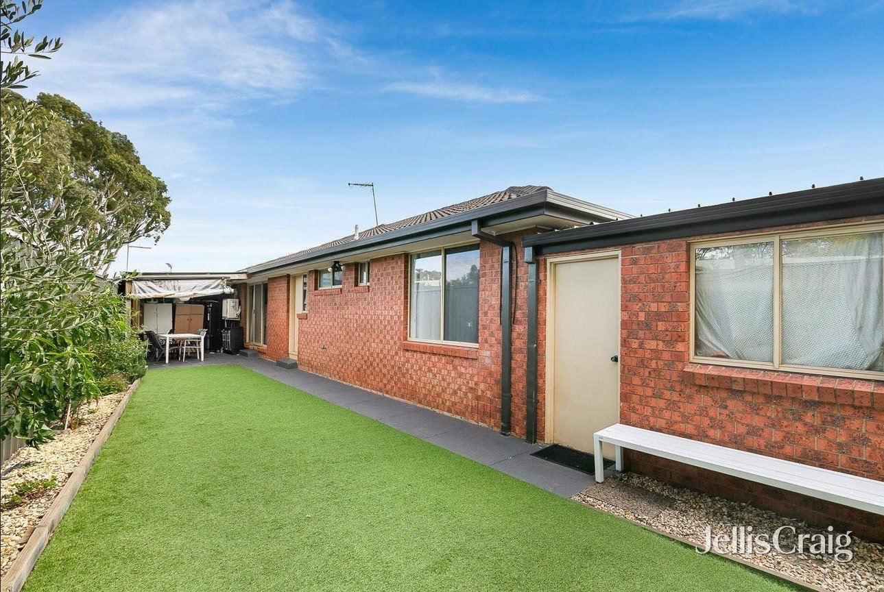 2/11 Elgata Close, Meadow&nbsp;Heights image 8