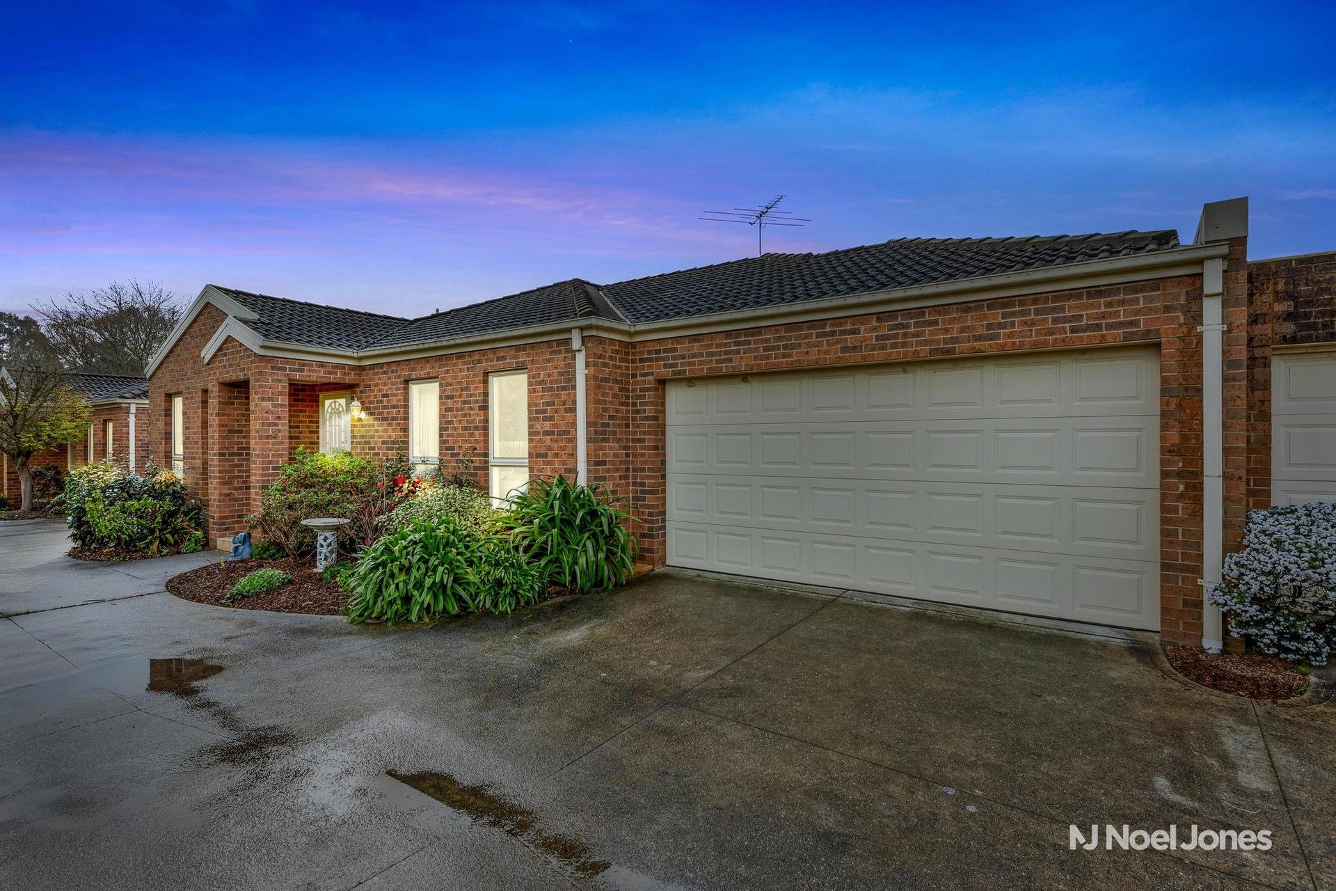 2/11 Ervin Road, KILSYTH VIC 3137 Noel Jones