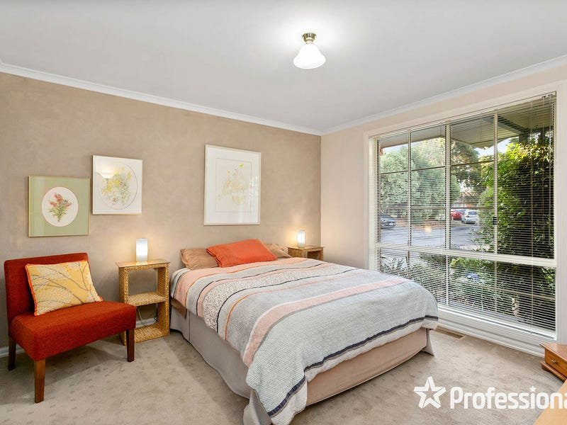 2/11 Gary Court, Croydon image 11