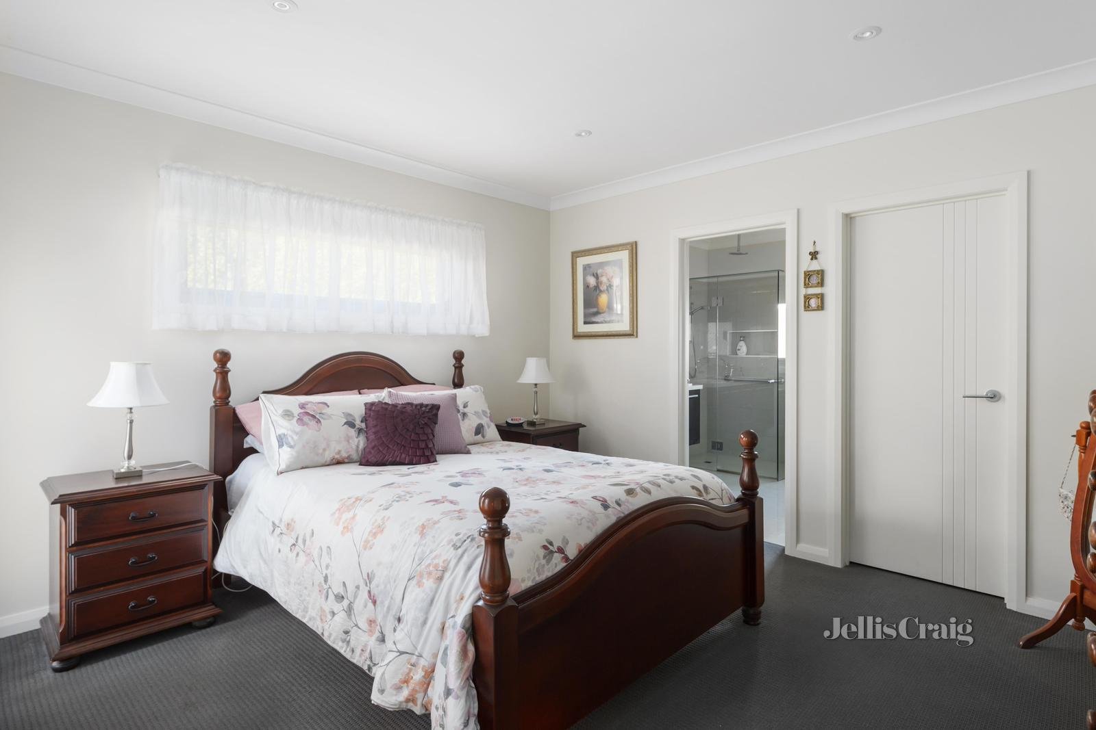 2/11 Gladstone Road, Briar Hill image 8