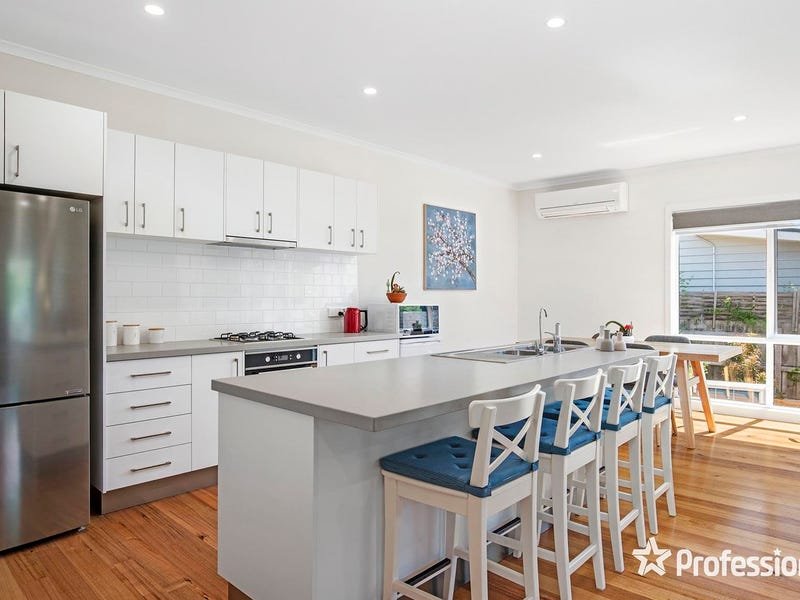 2/11 Glen View Road, Mount Evelyn image 3