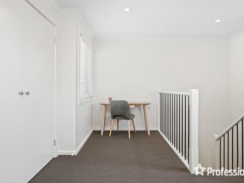 2/11 Glen View Road, Mount Evelyn image 8