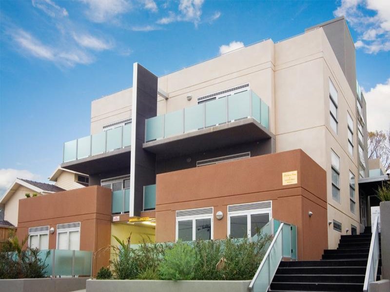 2/11 Goodson Street, Doncaster image 1