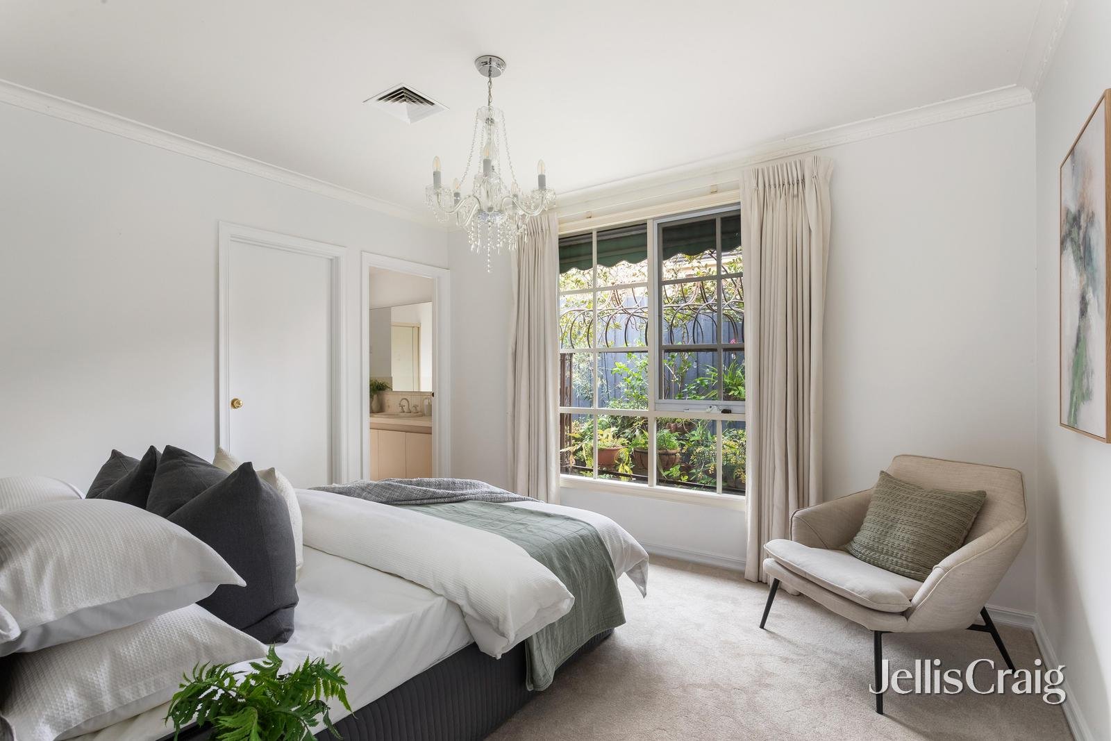 2/11 Hazel Street, Camberwell image 8