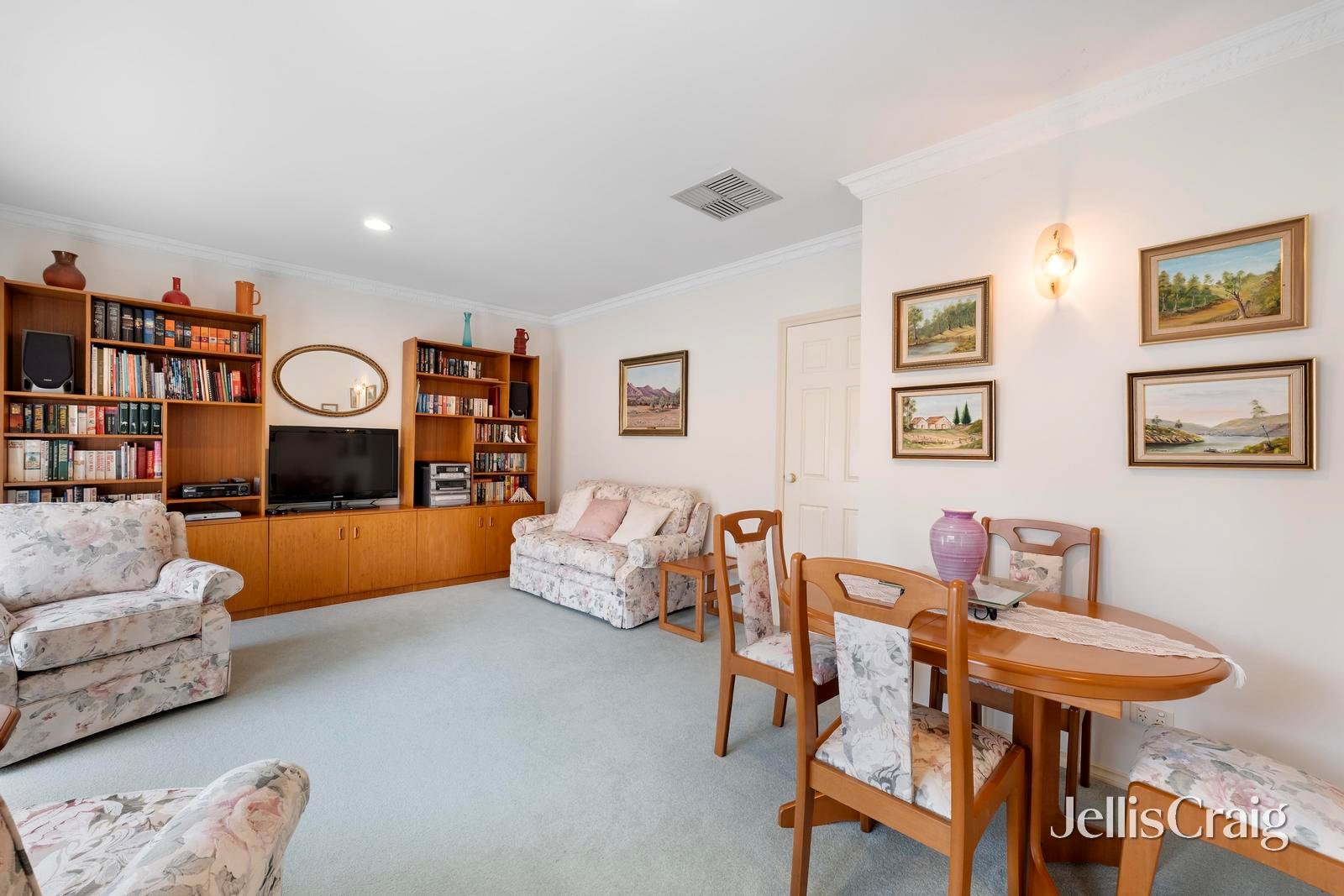 2/11 Hedge End Road, Mitcham image 5