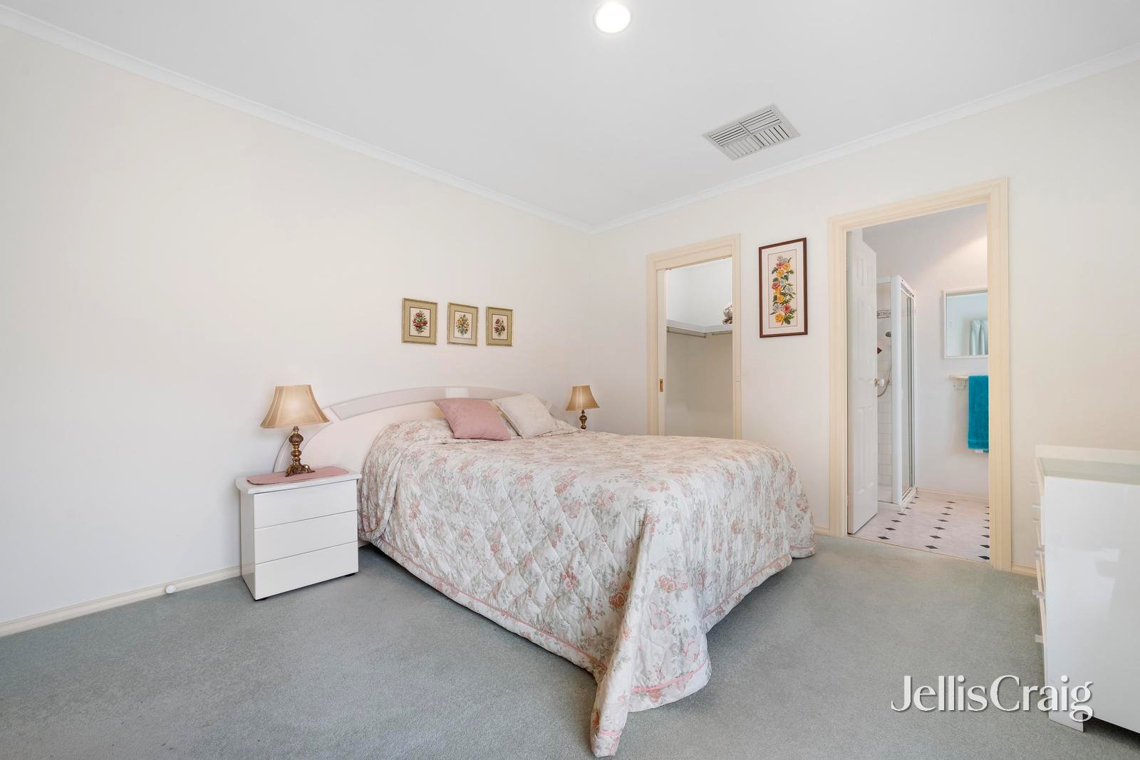 2/11 Hedge End Road, Mitcham image 6