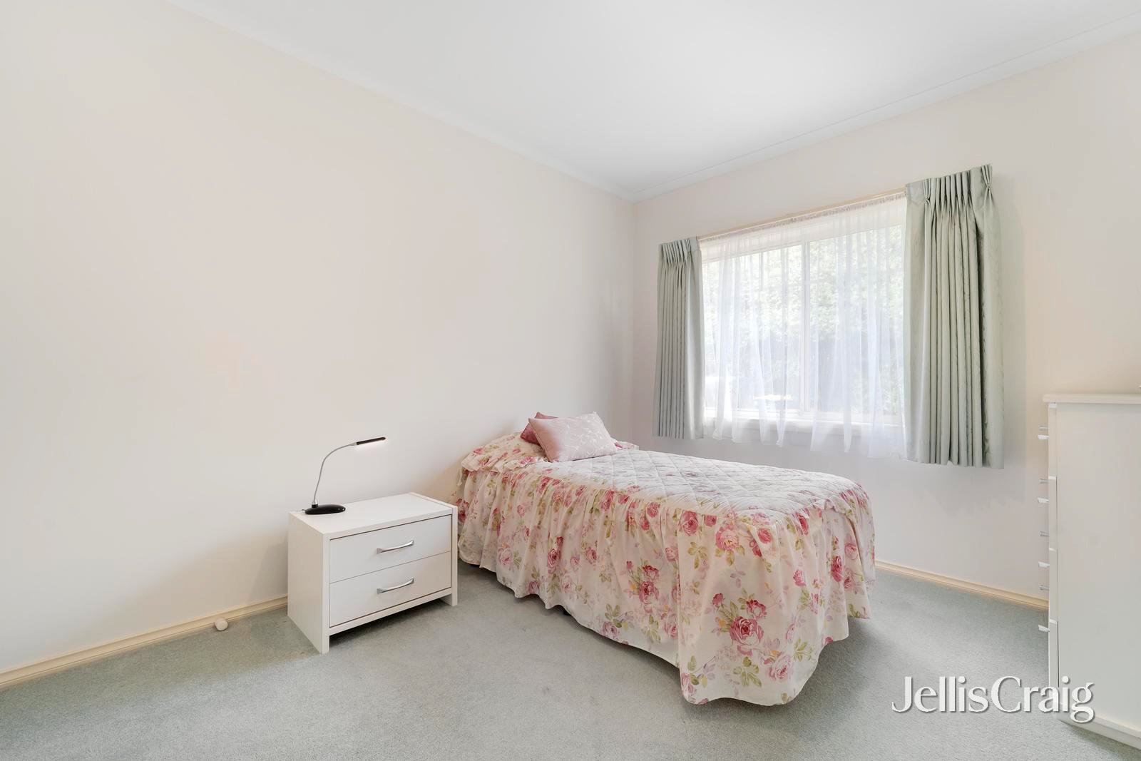 2/11 Hedge End Road, Mitcham image 8