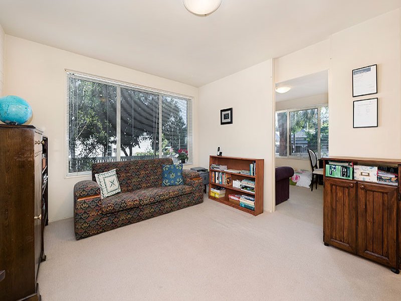 2/11 Henry Street, Hawthorn image 4