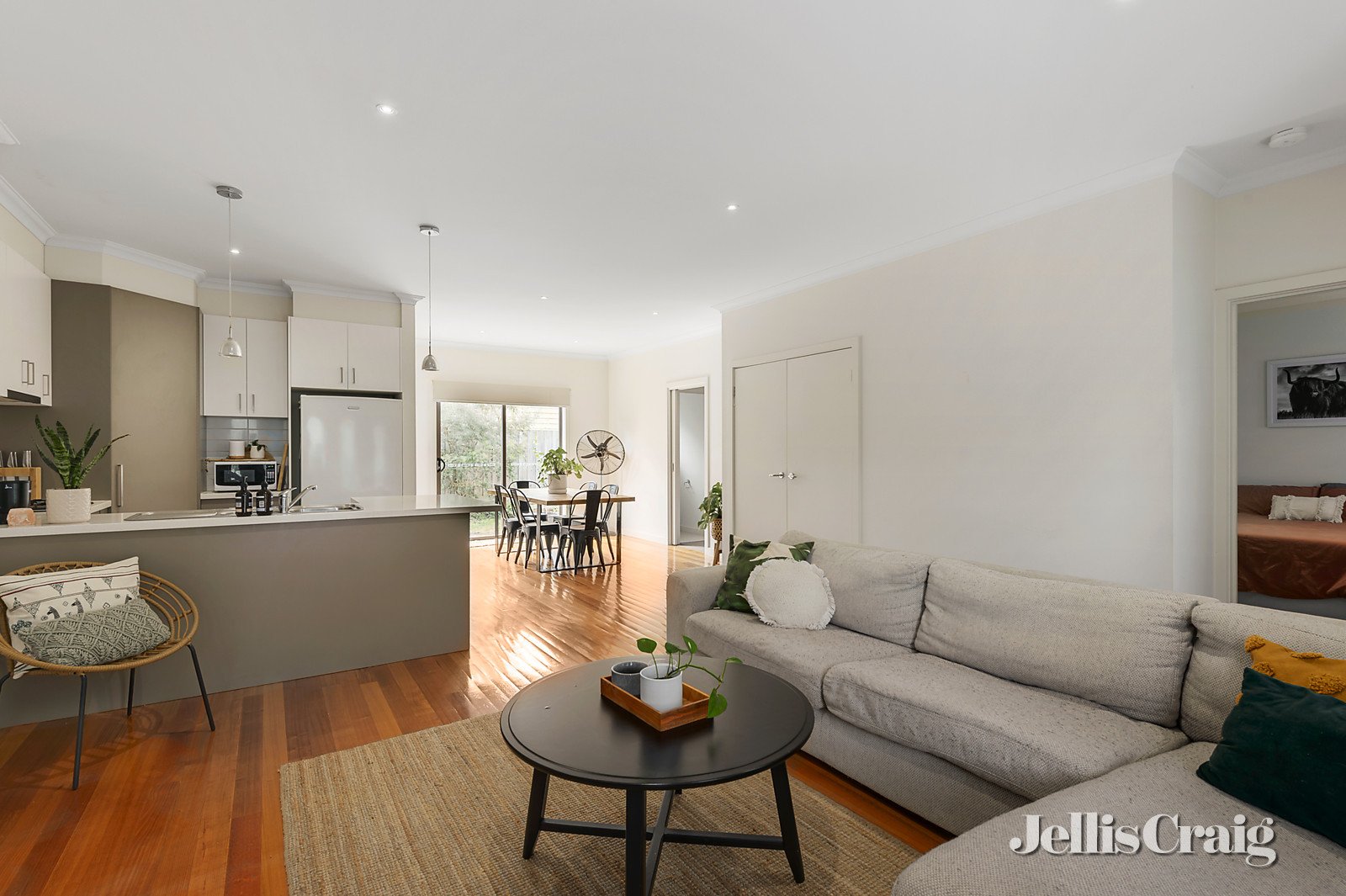 2/11 Holland Road, Ringwood East image 2