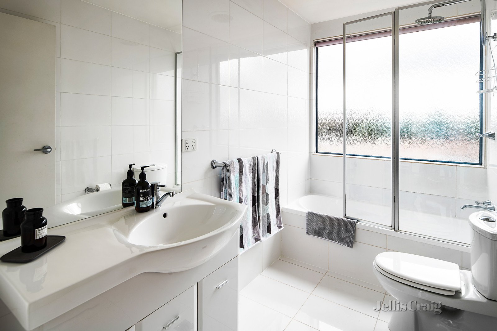 2/11 Holmes Street, Brunswick East image 9