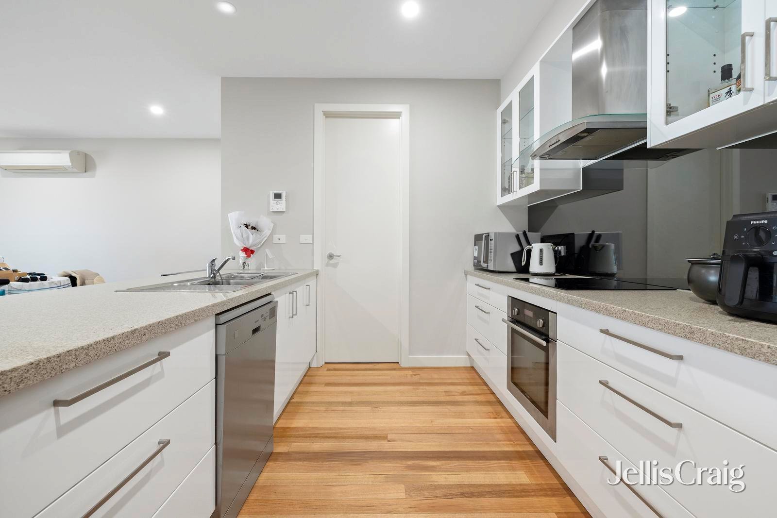 2/11 Indra Road, Blackburn&nbsp;South image 6