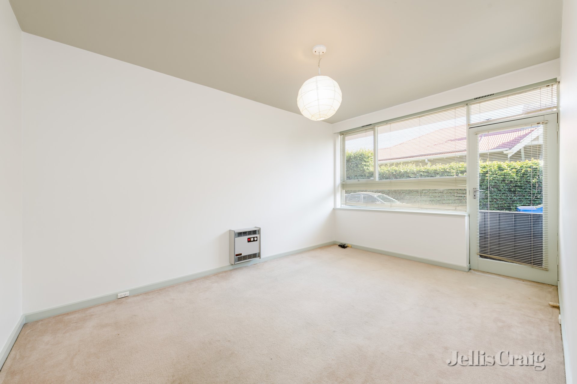 2/11 Johnstone Street, Malvern image 2