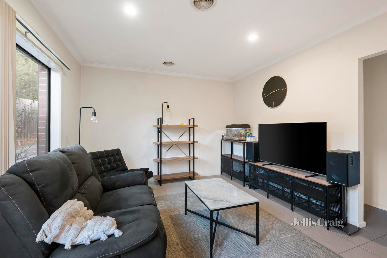 2/11 King Street, Bayswater image 2