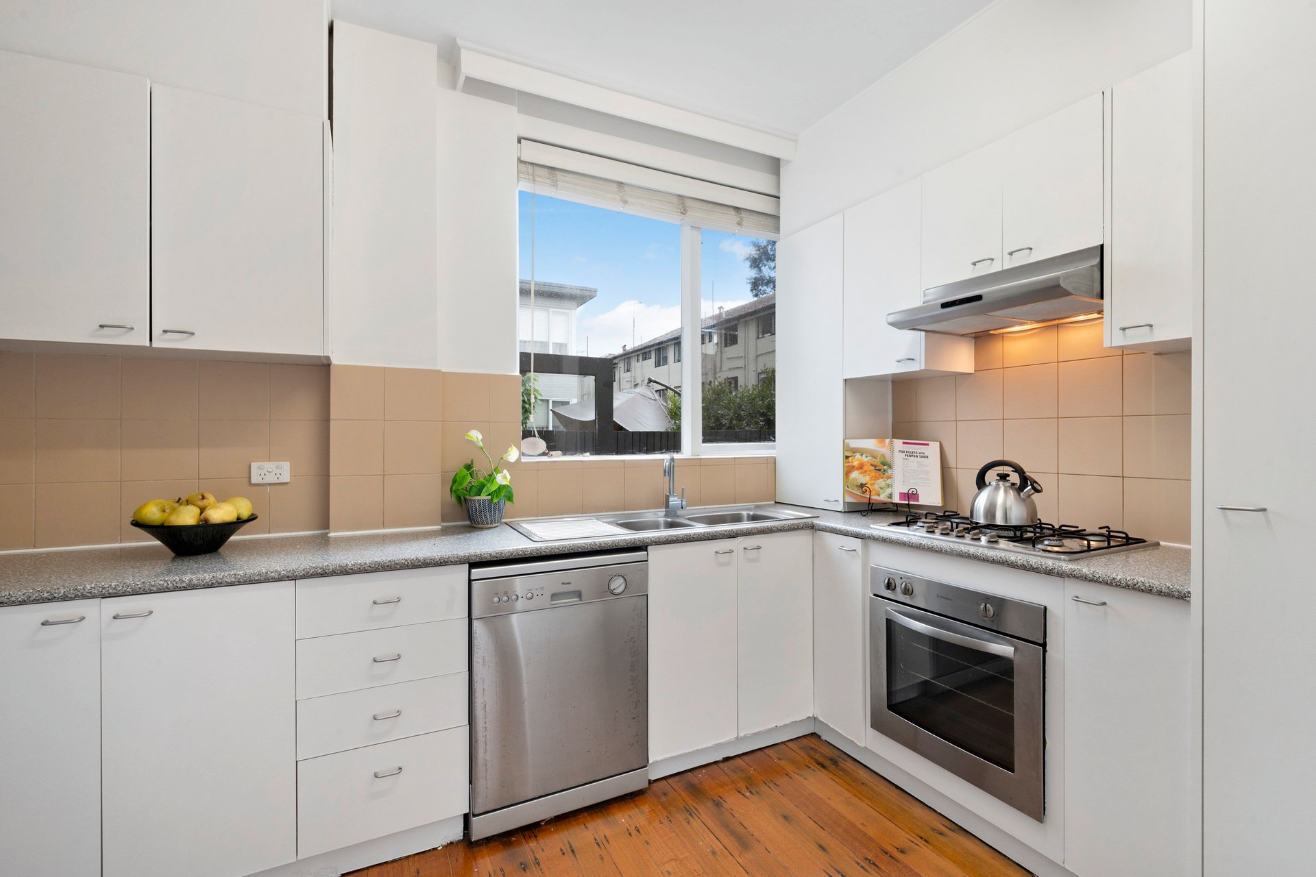 Property Gallery Thumbnail 6