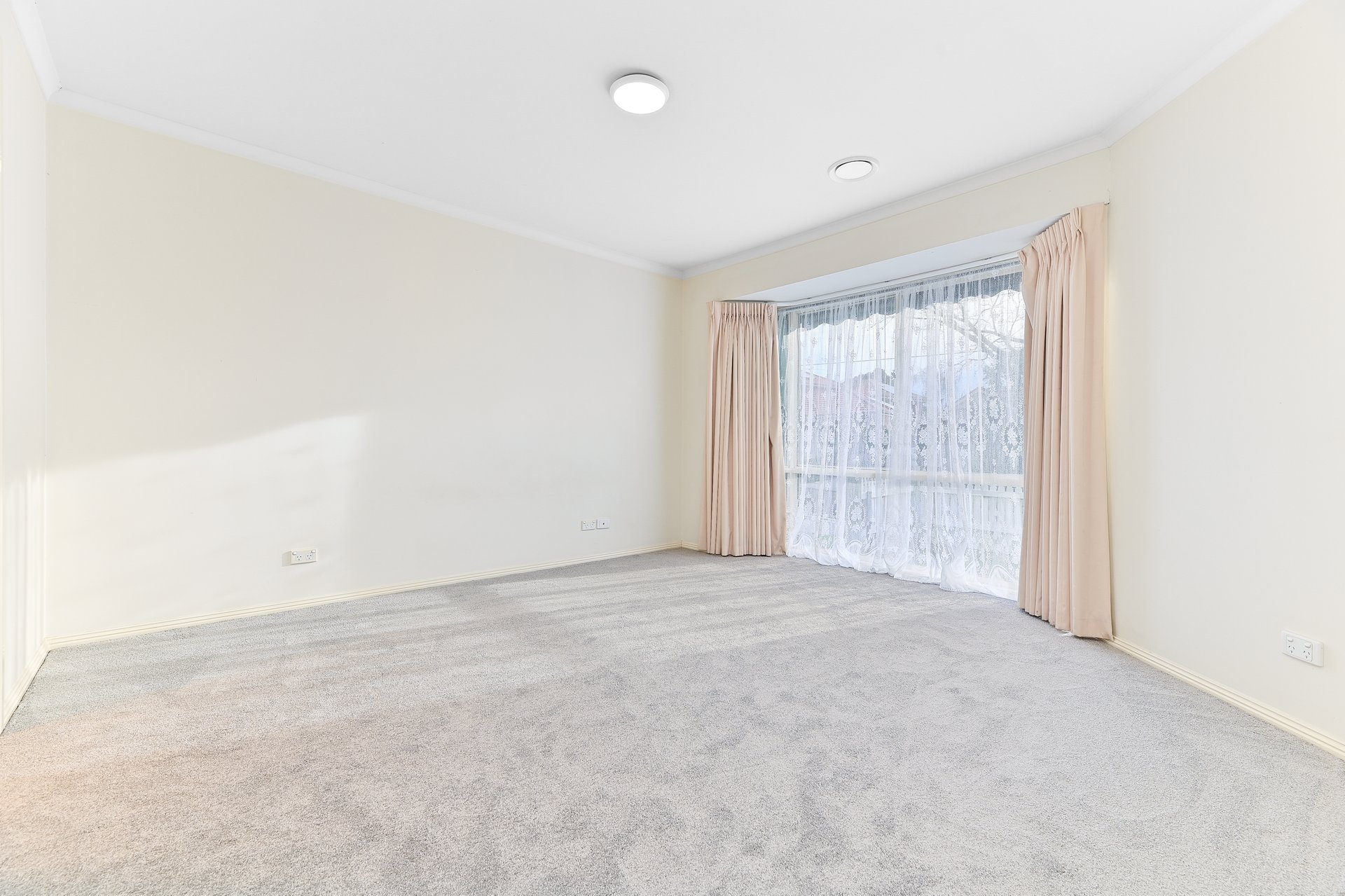 2/11 Kwinana Street, Glen&nbsp;Waverley image 4