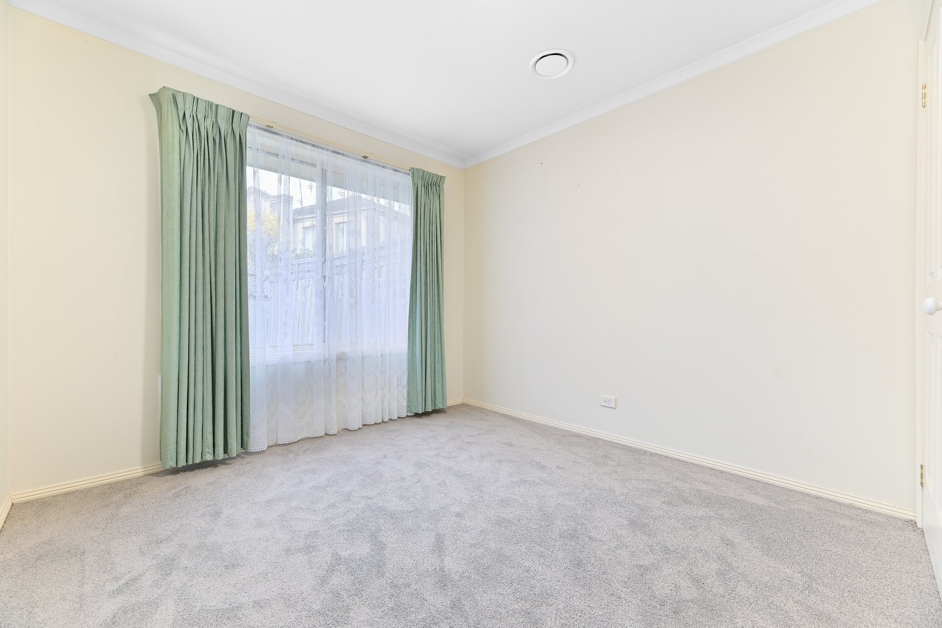 2/11 Kwinana Street, Glen&nbsp;Waverley image 6