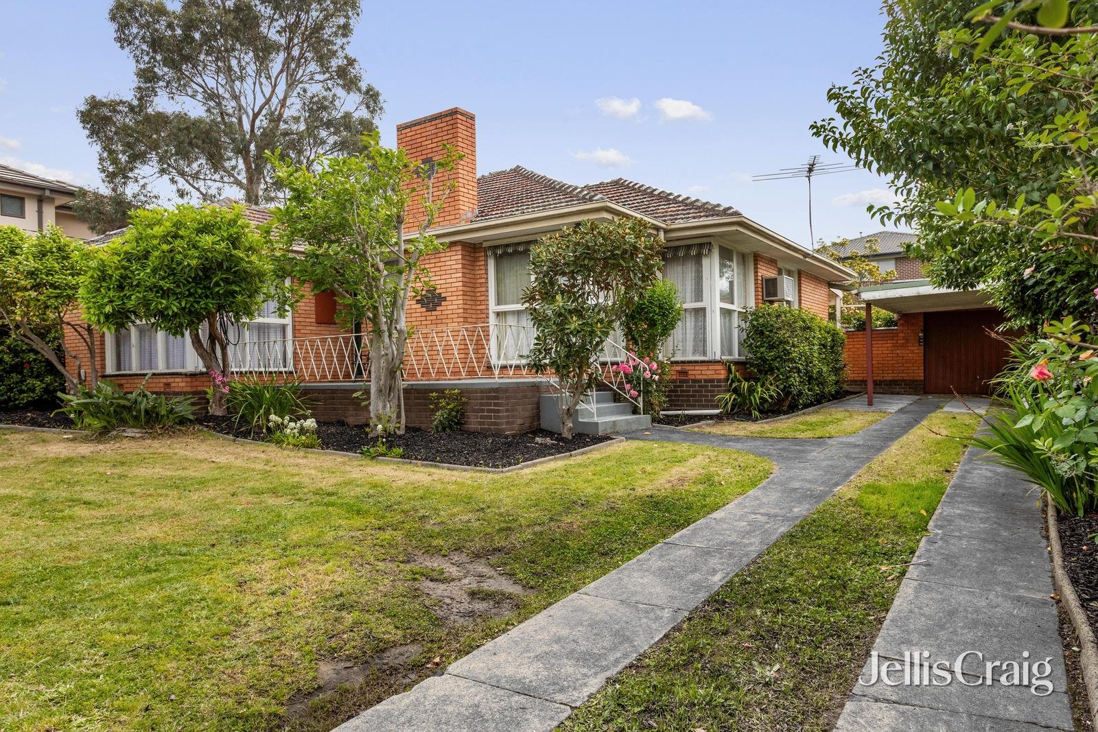 211 Lawrence Road, Mount Waverley image 1