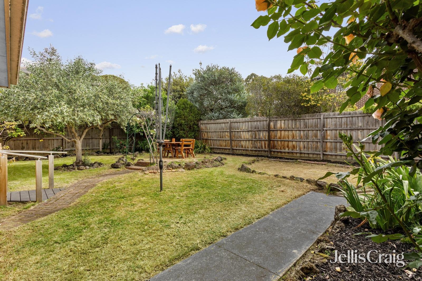 211 Lawrence Road, Mount Waverley image 6