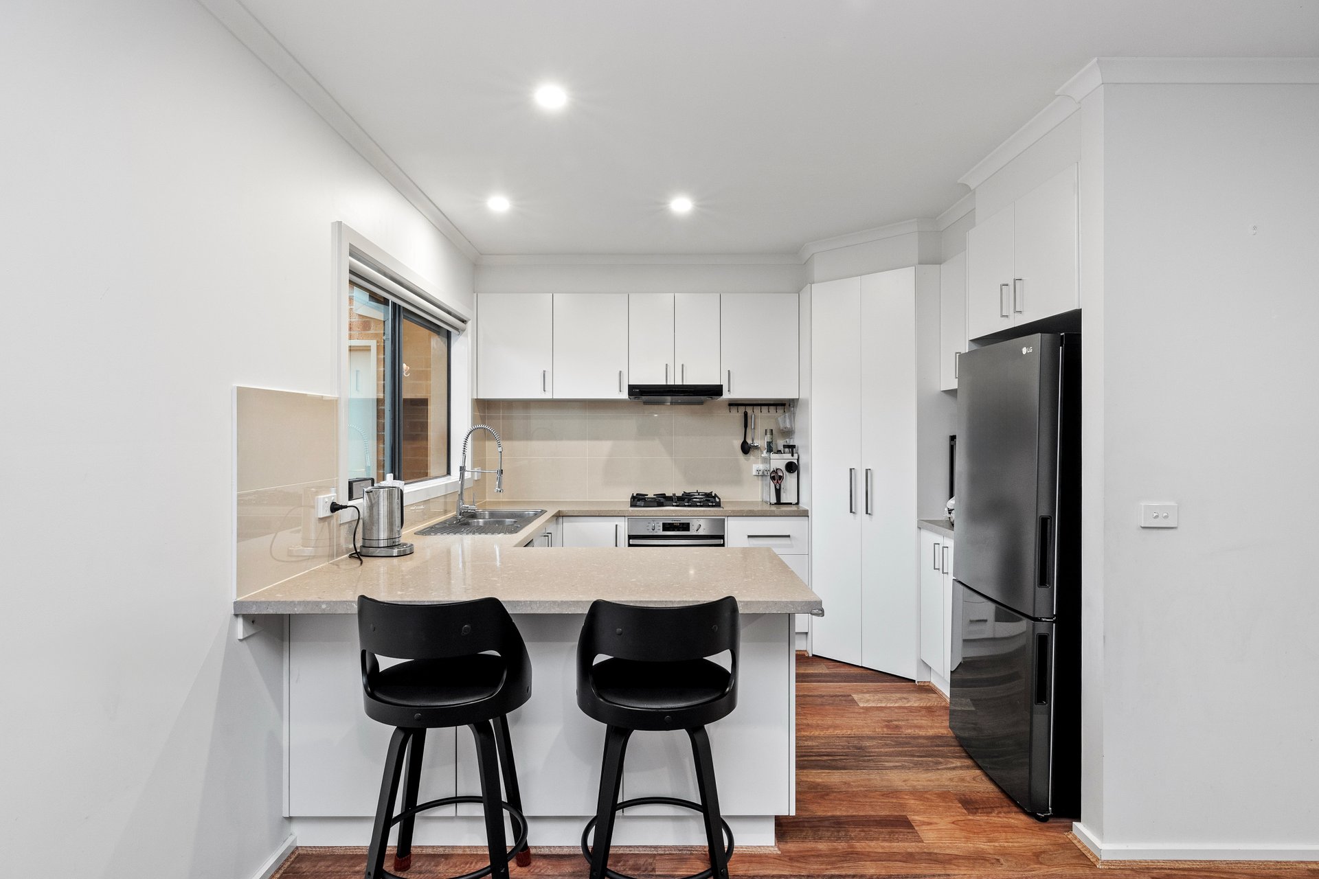 2/11 Leigh Road, Croydon image 3