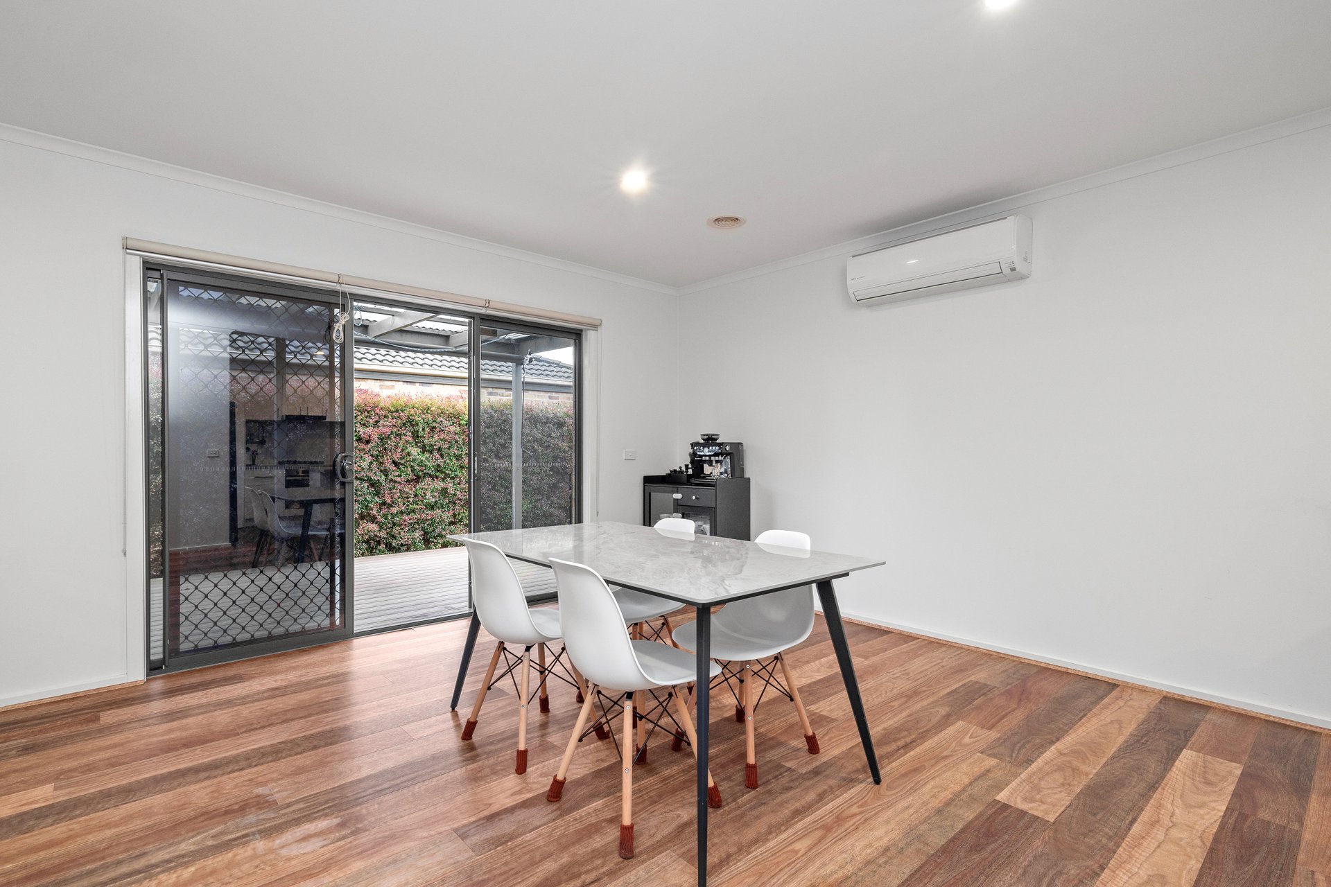 2/11 Leigh Road, Croydon image 5