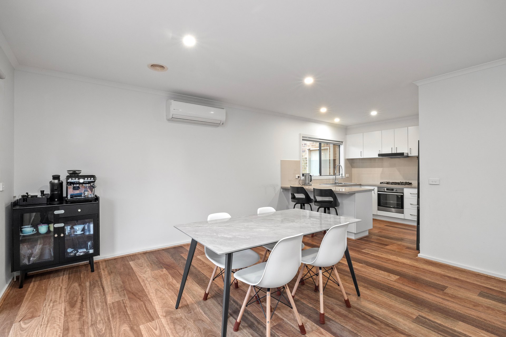 2/11 Leigh Road, Croydon image 4