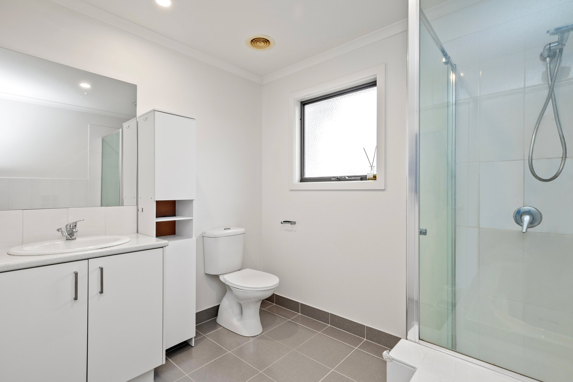 2/11 Leigh Road, Croydon image 7