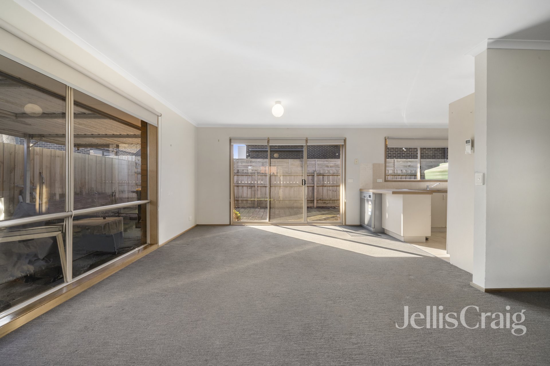 2/11 Marabou Place, Aspendale image 3
