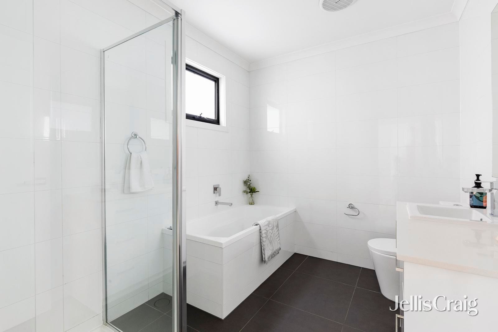 2/11 Mihil Street, Preston image 8