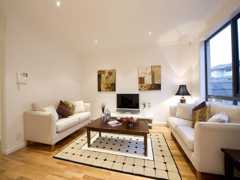 21/1 Nangnak Lane, Mont Albert image 2