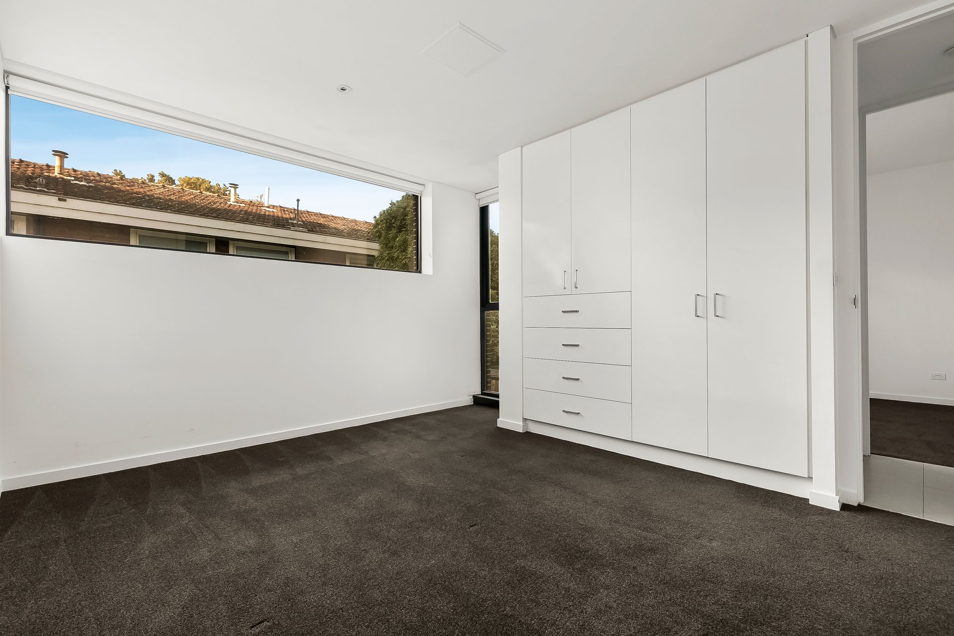Property Gallery Thumbnail 3