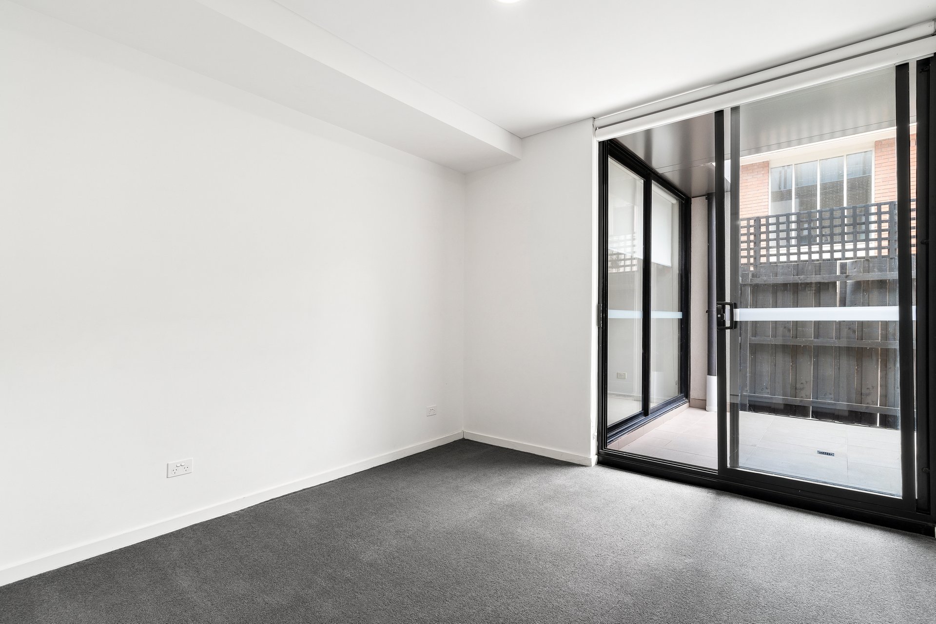 Property Gallery Thumbnail 9